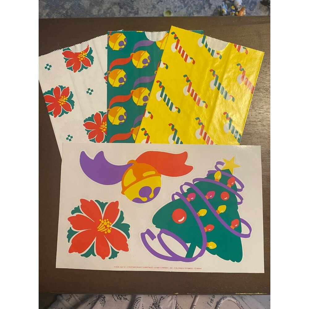 Vintage 1988 Set of 3 Current Gift Bags & Seals (Stickers) Christmas Poinsettia